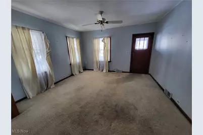 18870 Monterey Avenue, Euclid, OH 44119 - Photo 7