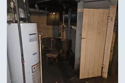 1865 Hillside Road, East Cleveland, OH 44112 - Photo 11