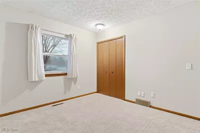 3212 Foxmoor Street NE, Hartville, OH 44632 - Photo 23