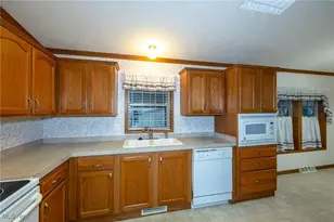 1 Tympani Trail, Olmsted Twp, OH 44138 - Photo 11