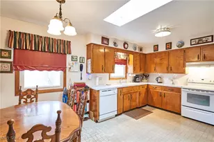 2220 Ritz Manor Dr, Uniontown, OH 44685 - Photo 7