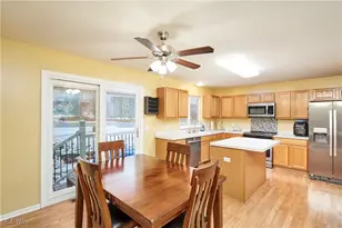 8708 Chesea Ct, Sagamore Hills, OH 44067 - Photo 7