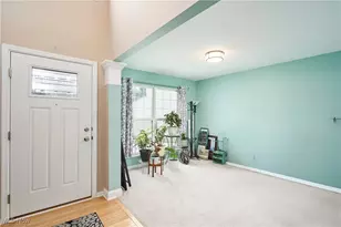 8708 Chesea Ct, Sagamore Hills, OH 44067 - Photo 3