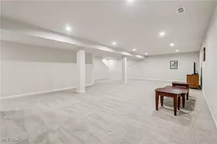 1951 E Woodland Dr, Akron, OH 44313 - Photo 27