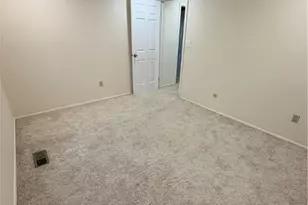 6884 Slippery Rock Dr, Austintown, OH 44406 - Photo 17