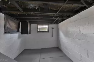 306 Maplewood Ave, Struthers, OH 44471 - Photo 29