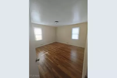 17460 Chagrin Boulevard, Huber Heights, OH 44120 - Photo 5