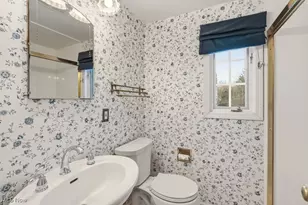 201 Hampshire Rd, Akron, OH 44313 - Photo 37