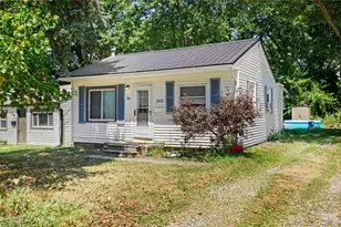 2521 44th St NW, Canton, OH 44709 - Photo 1