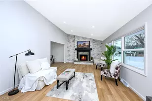 1591 Newcastle Cir, Akron, OH 44313 - Photo 3