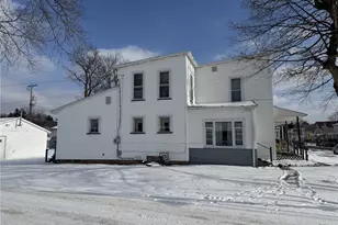 515 W 3rd St, Uhrichsville, OH 44683 - Photo 3