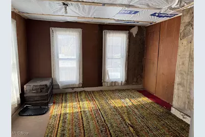 515 W 3rd Street, Uhrichsville, OH 44683 - Photo 15