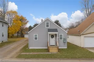 2315 Maple Ave NE, Canton, OH 44714 - Photo 1