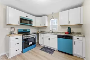 2315 Maple Ave NE, Canton, OH 44714 - Photo 11