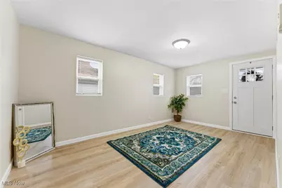 2315 Maple Avenue NE, Canton, OH 44714 - Photo 9