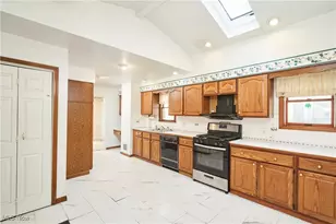 305 Hayes Ave, Cuyahoga Falls, OH 44221 - Photo 3