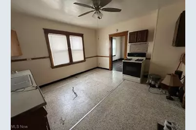 5295 Harvard Avenue, Newburgh Heights, OH 44105 - Photo 9