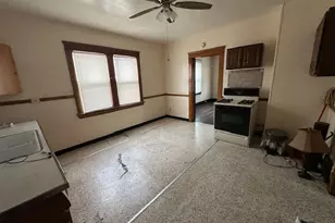 5295 Harvard Ave, Newburgh Heights, OH 44105 - Photo 9