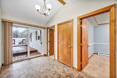 132 Mount Vernon Court, Elyria, OH 44035 - Photo 13