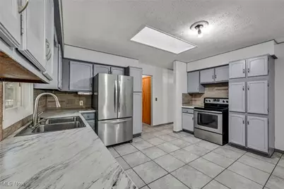 132 Mount Vernon Court, Elyria, OH 44035 - Photo 23