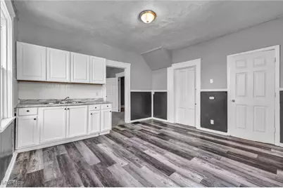 3124 W 11th Place, Loveland, OH 44109 - Photo 5