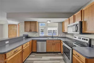 7568 Monterey Bay, Mentor on the Lake, OH 44060 - Photo 13