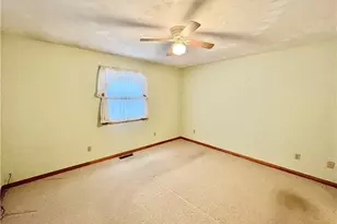 404 Viaduct St, Conneaut, OH 44030 - Photo 13