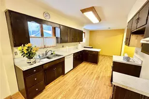 404 Viaduct St, Conneaut, OH 44030 - Photo 3