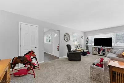 204 Normandy Drive, Painesville Twp, OH 44077 - Photo 15