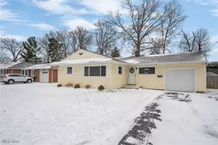 204 Normandy Dr, Painesville Twp, OH 44077 - Photo 7