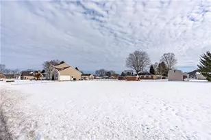 114 Hemlock Ave, Waynesburg, OH 44688 - Photo 5