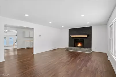 1549 W Sprague Road, Grandview Heights, OH 44147 - Photo 3