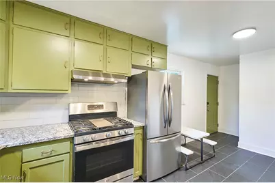 635 N Hawkins Avenue, Akron, OH 44313 - Photo 13