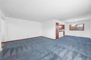 1130 Mulberry Ln, Brunswick, OH 44212 - Photo 3