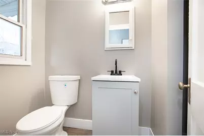 144 19th Street NW, Barberton, OH 44203 - Photo 9