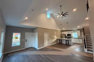 20516 Amherst Rd, Warrensville Heights, OH 44122 - Photo 5