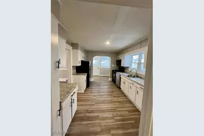 2110 12th Street SW, Akron, OH 44314 - Photo 9