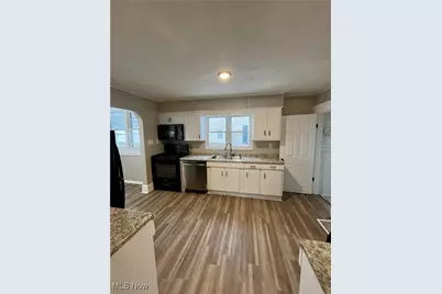 2110 12th Street SW, Akron, OH 44314 - Photo 11