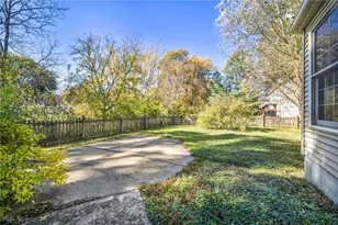 7292 Kenssington Dr, North Ridgeville, OH 44039 - Photo 9