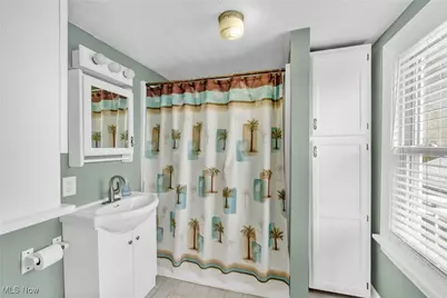 131 25th Street NW, Barberton, OH 44203 - Photo 17