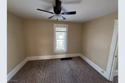 158 16th Street NW, Barberton, OH 44203 - Photo 3