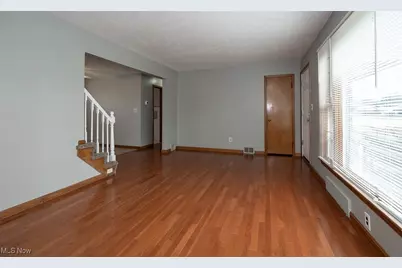 28525 Lakeshore Boulevard, Willowick, OH 44095 - Photo 5