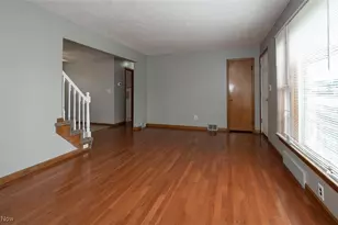 28525 Lakeshore Blvd, Willowick, OH 44095 - Photo 5