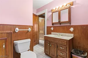 2105 Carabel Ave, Oakwood, OH 44107 - Photo 17