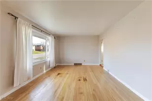 132 Capitol Dr, Weirton, WV 26062 - Photo 3