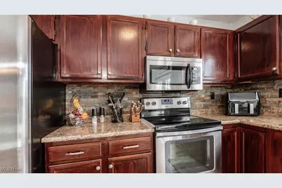 60999 Greenbriar Drive, Cambridge, OH 43725 - Photo 7