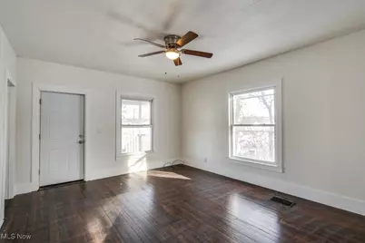 155 W Walnut Street, Wadsworth, OH 44281 - Photo 9