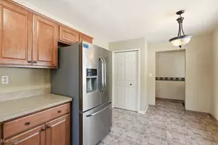 19120 Haskins Rd, Chagrin Falls, OH 44023 - Photo 11