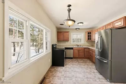 19120 Haskins Road, Chagrin Falls, OH 44023 - Photo 9