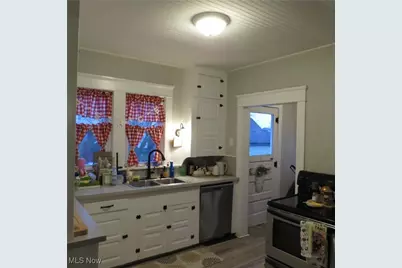 112 High Street NE, Hartville, OH 44632 - Photo 7